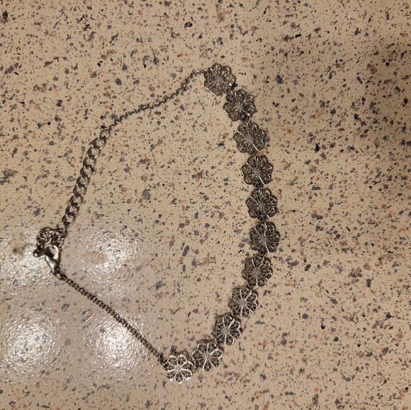 🟣 Silver flower choker - Picture 4 of 4